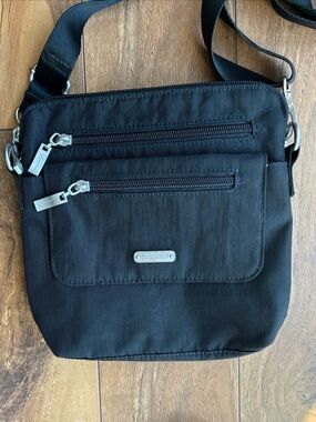 Baggallini Black Compact Crossbody Messenger NWOT